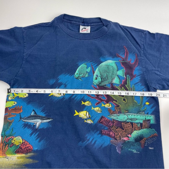 Vtg 90's Harlequin Nature Graphics All Over Print Ocean/Wildlife T Shirt Size L - Picture 3 of 8